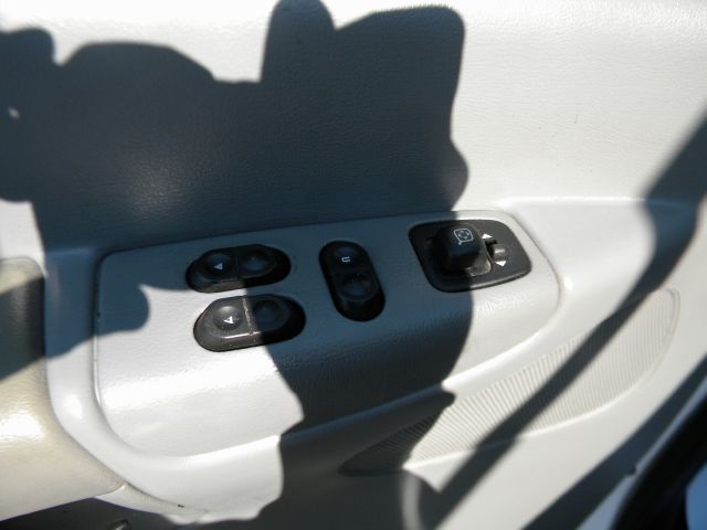 Ford E250 2006 photo 7