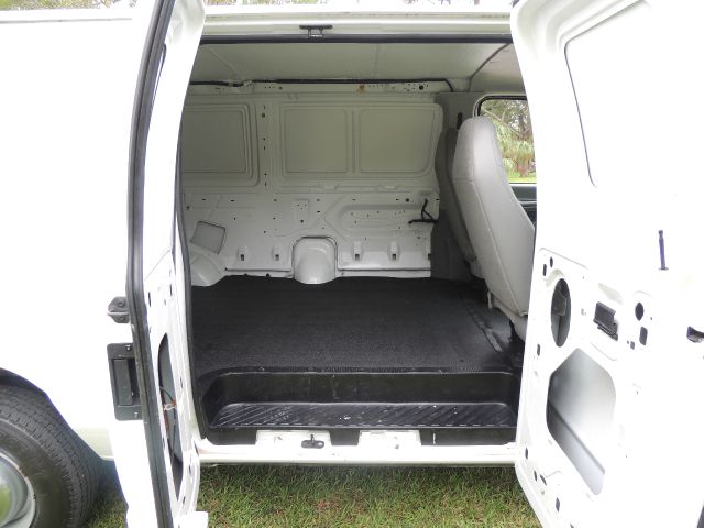 Ford E250 2006 photo 41