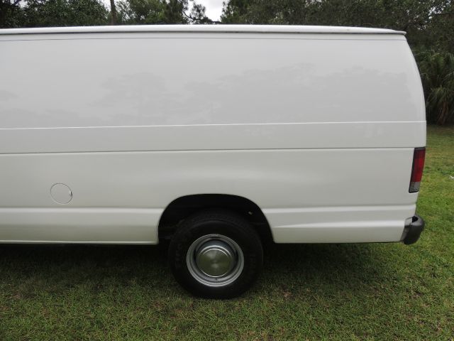 Ford E250 2006 photo 49