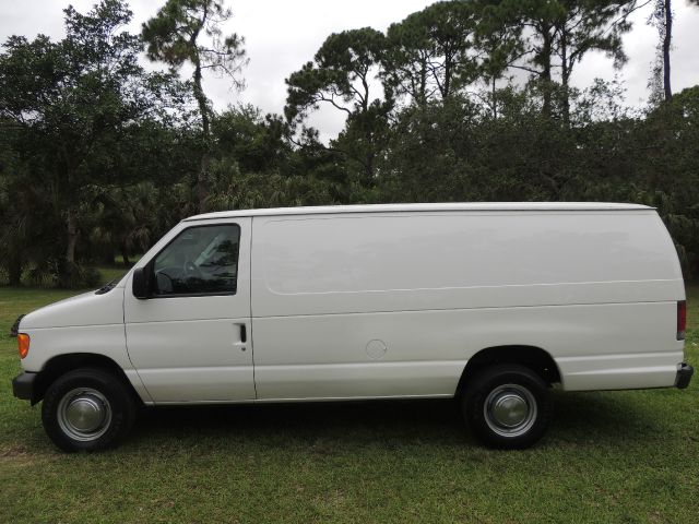 Ford E250 2006 photo 64