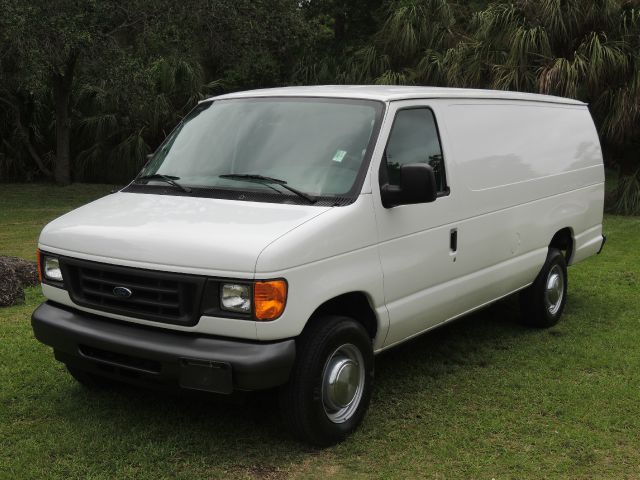 Ford E250 2006 photo 65