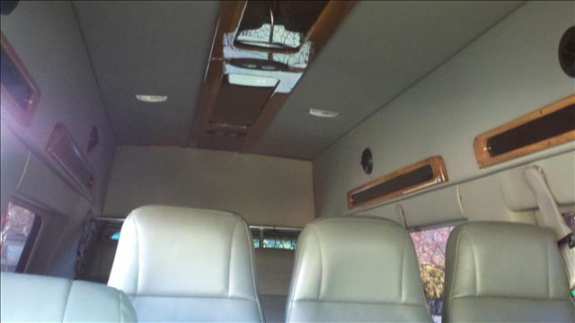 Ford E250 2007 photo 2