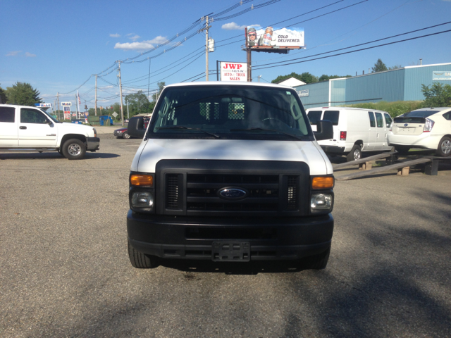 Ford E250 2010 photo 3