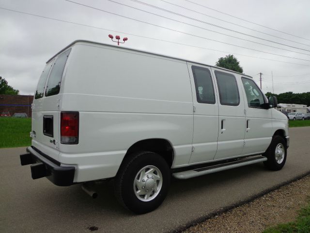 Ford E250 2012 photo 1