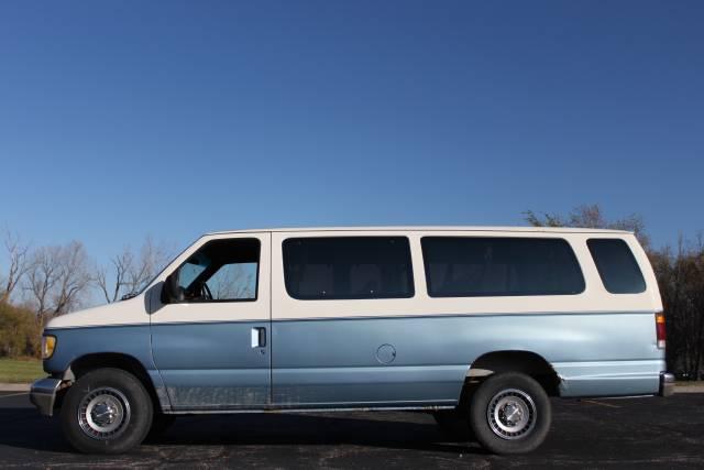 Ford E350 Wagon Sport 4WD Passenger Van