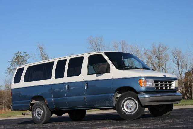 Ford E350 Wagon Sport 4WD Passenger Van