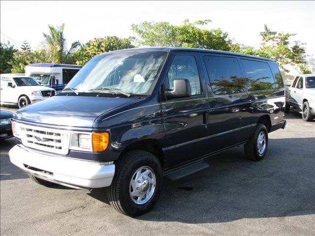 Ford E350 Wagon ESi Passenger Van