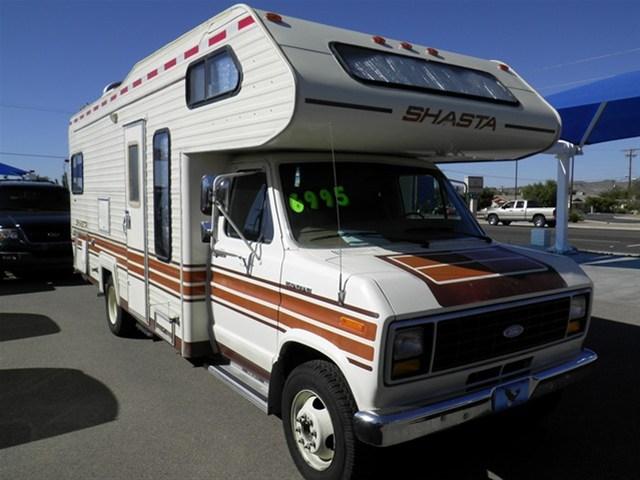 Ford Econoline 1983 photo 1