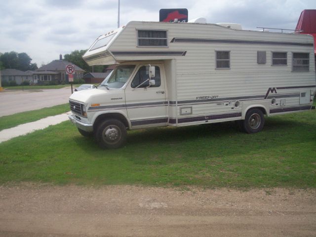 Ford Econoline 1983 photo 3