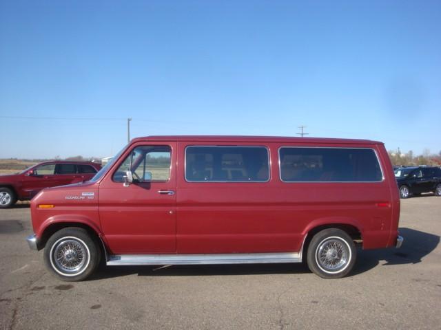 Ford Econoline 1986 photo 1