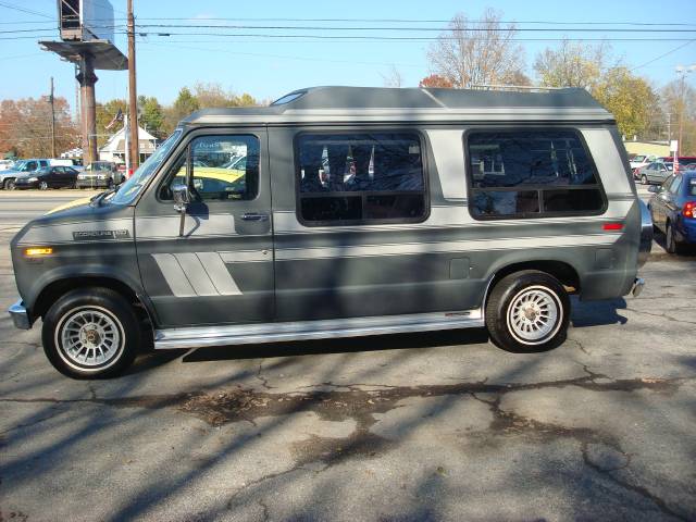 Ford Econoline 1987 photo 3