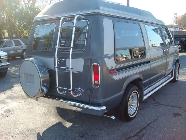 Ford Econoline 1987 photo 1