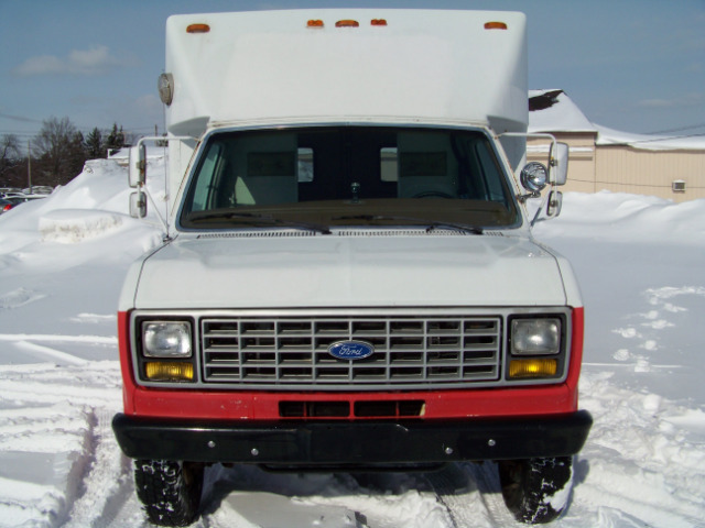 Ford Econoline 1990 photo 1