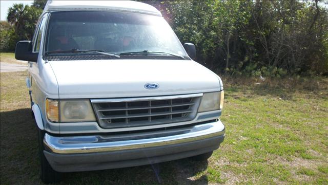 Ford Econoline Base Passenger Van