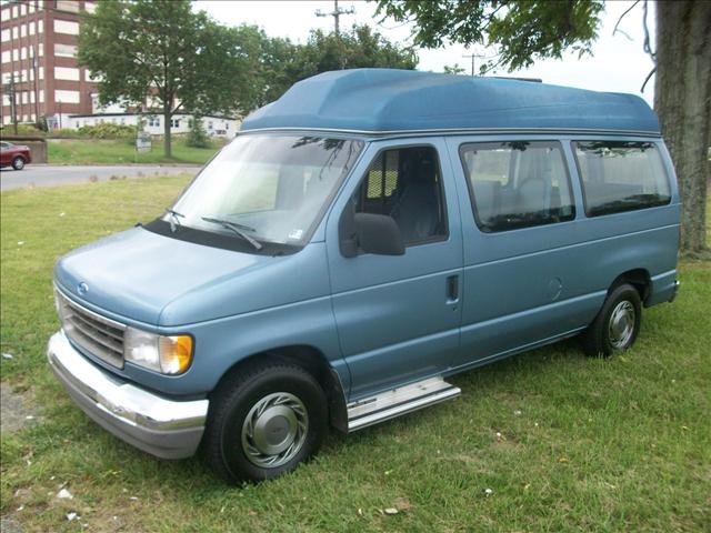 Ford Econoline Base Passenger Van