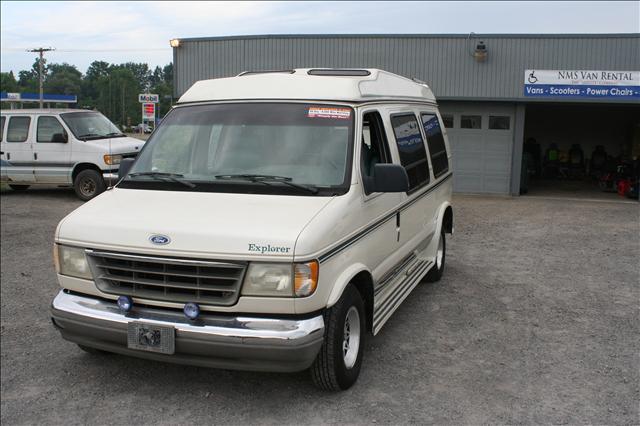 Ford Econoline Base Passenger Van