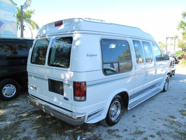 Ford Econoline 1996 photo 1