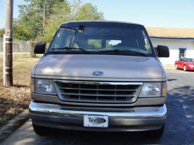 Ford Econoline 1996 photo 1