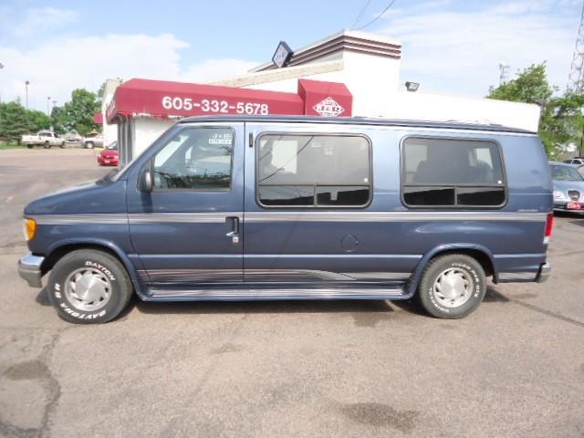 Ford Econoline 1996 photo 1