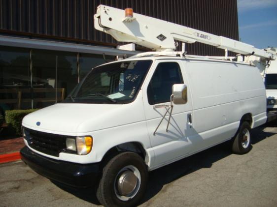 Ford Econoline Base Passenger Van