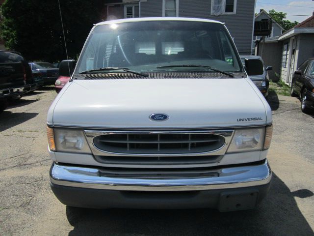 Ford Econoline 1997 photo 11