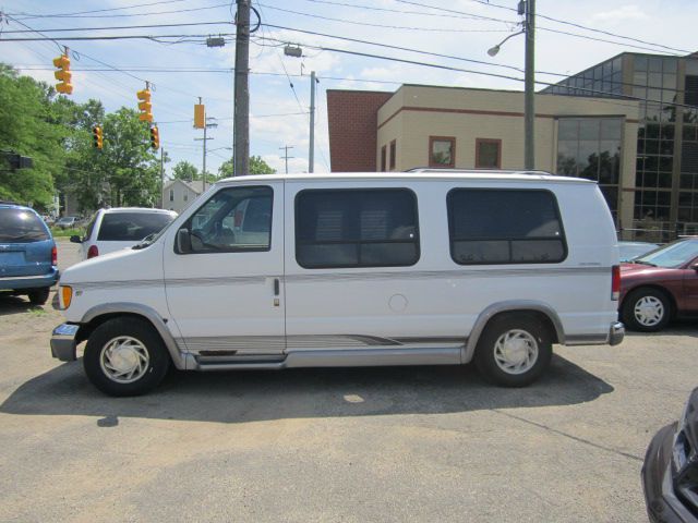 Ford Econoline 1997 photo 12