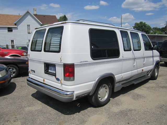 Ford Econoline 1997 photo 15