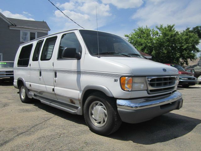 Ford Econoline 1997 photo 17