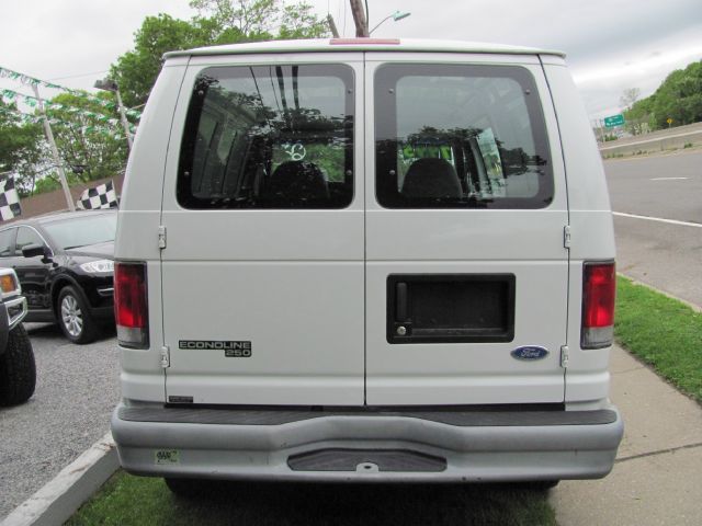 Ford Econoline 1997 photo 14