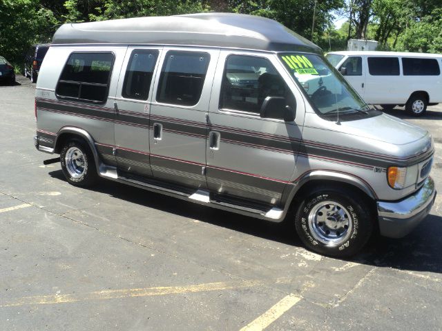 Ford Econoline 1997 photo 9