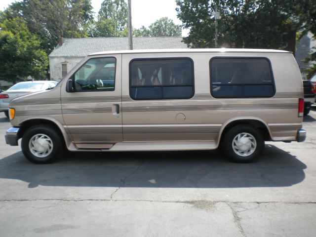 Ford Econoline 1997 photo 1