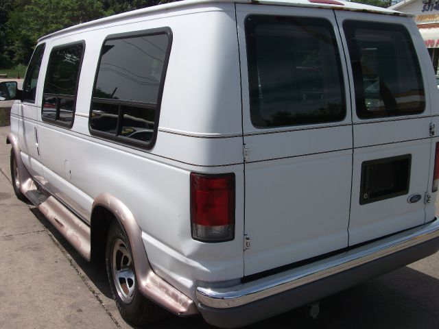 Ford Econoline 1997 photo 10