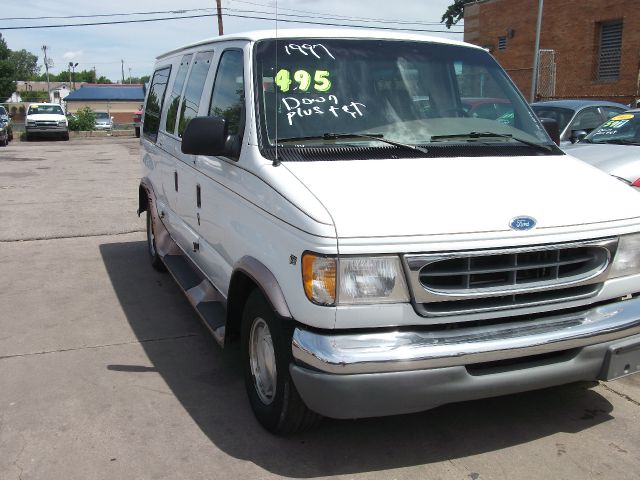 Ford Econoline 1997 photo 11