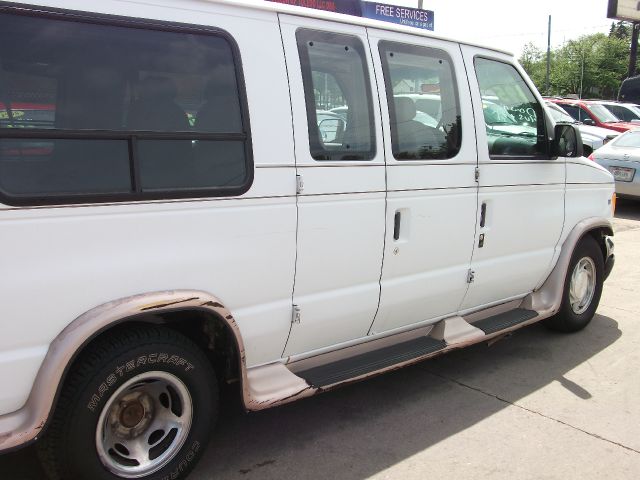 Ford Econoline 1997 photo 2