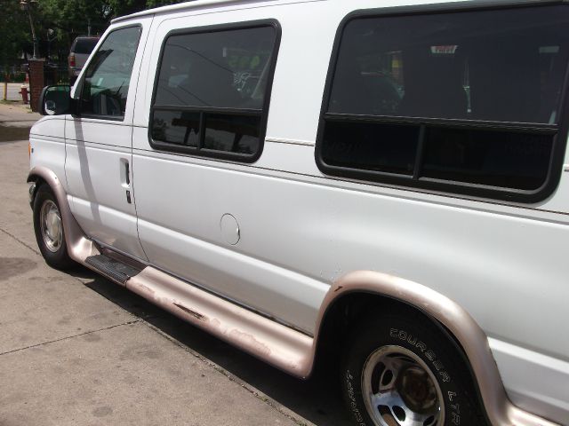 Ford Econoline 1997 photo 9