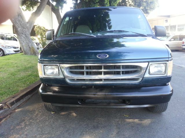 Ford Econoline 1998 photo 2