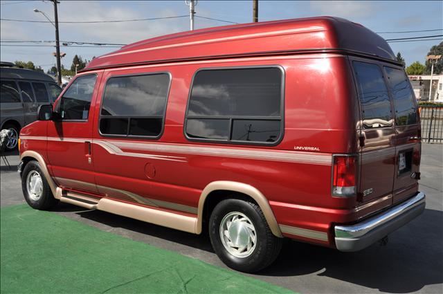 Ford Econoline 1999 photo 1