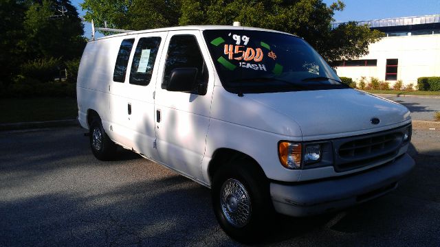 Ford Econoline 1999 photo 14