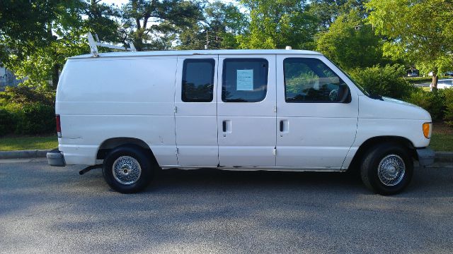 Ford Econoline 1999 photo 16