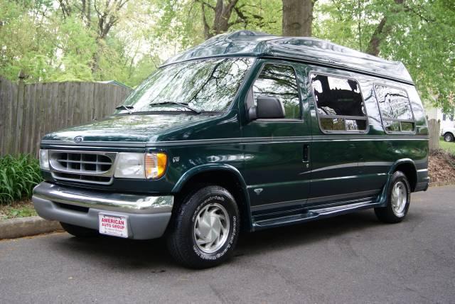 Ford Econoline 1999 photo 1