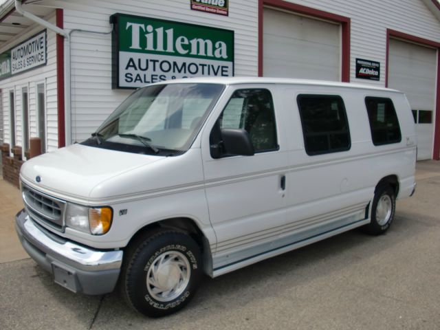 Ford Econoline 1999 photo 10