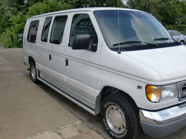 Ford Econoline 1999 photo 2