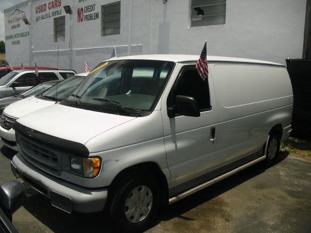 Ford Econoline 1999 photo 1