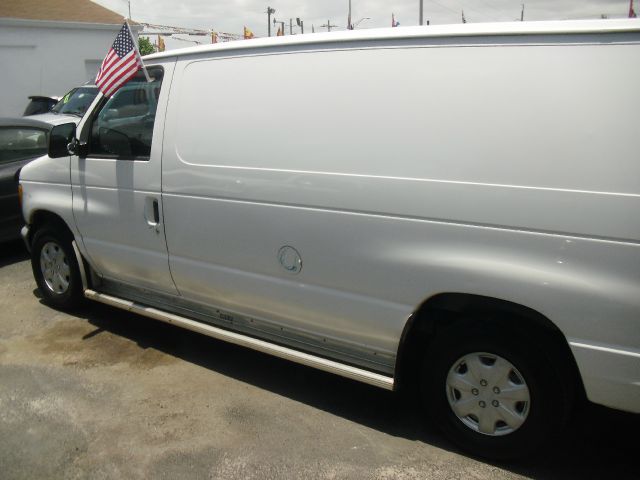 Ford Econoline 1999 photo 2