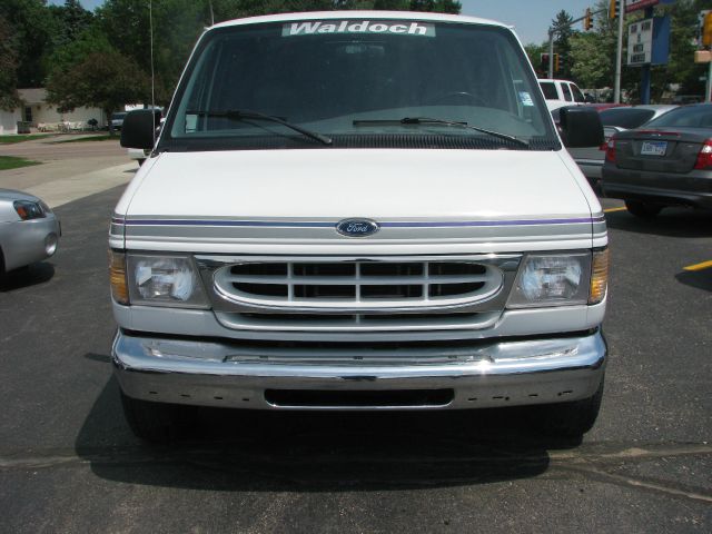 Ford Econoline 1999 photo 1