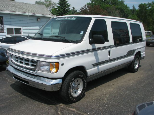 Ford Econoline 1999 photo 3