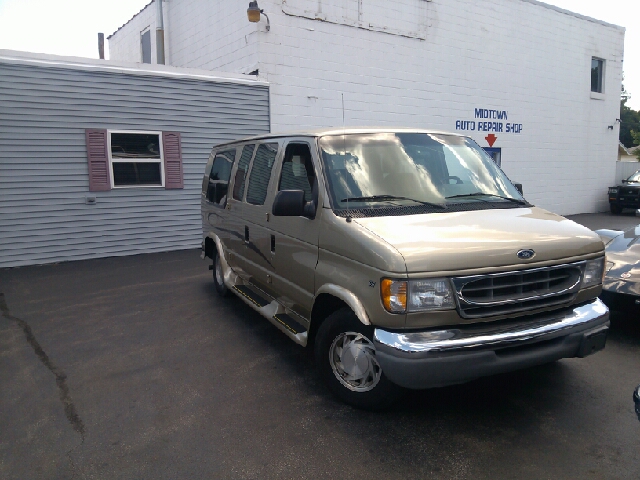 Ford Econoline 1999 photo 1