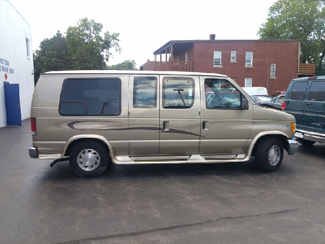 Ford Econoline 1999 photo 3