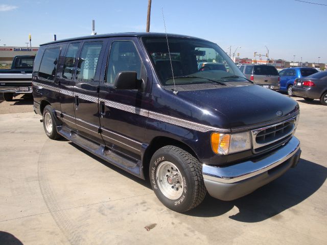 Ford Econoline 1999 photo 3