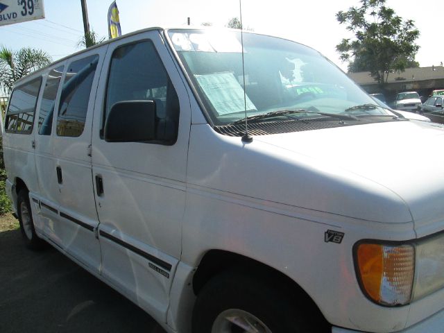 Ford Econoline 1999 photo 3